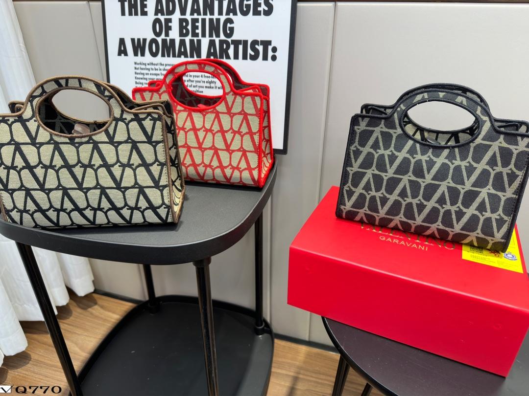 Replica Valentino Bag 23*21CM