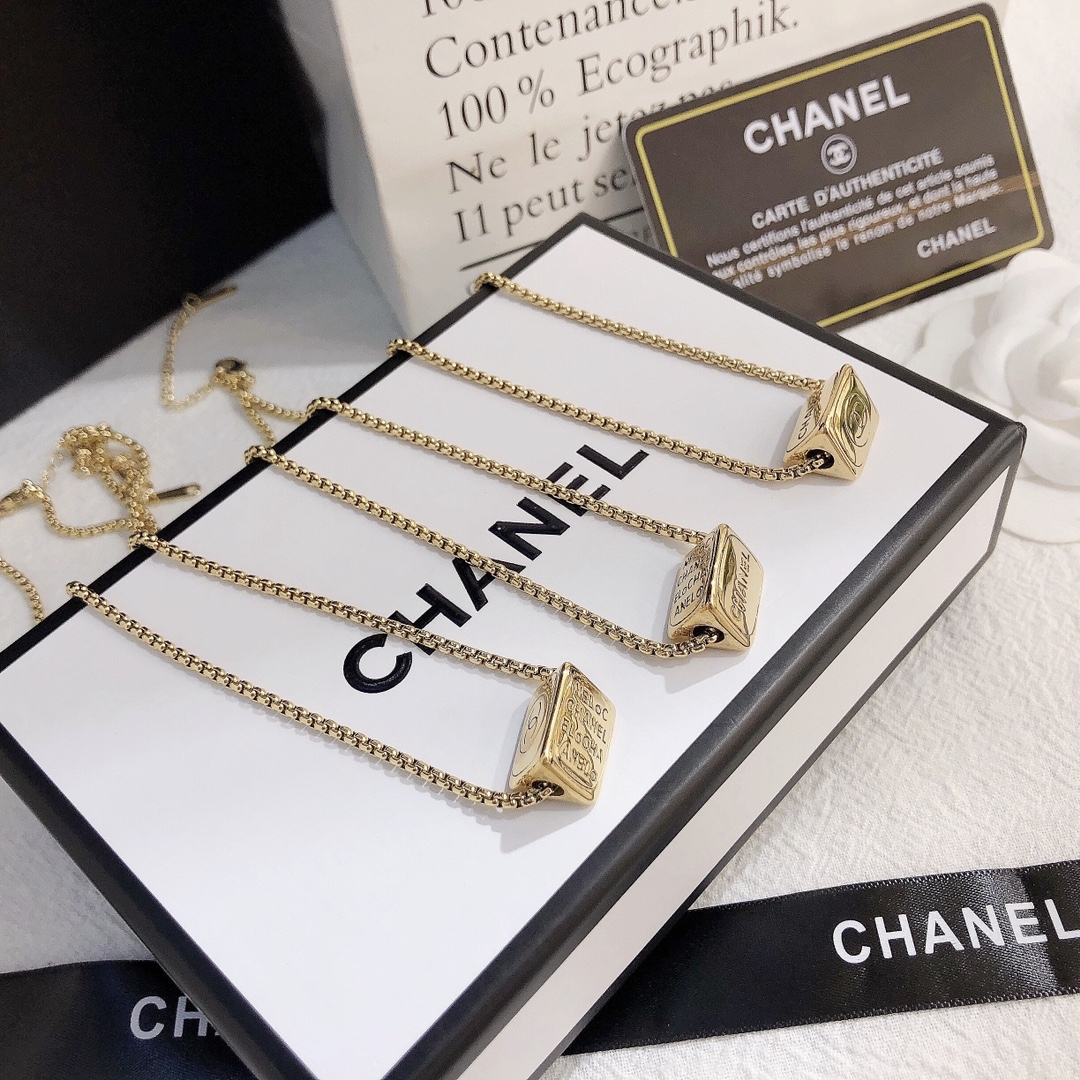 Replica CHANEL Necklace