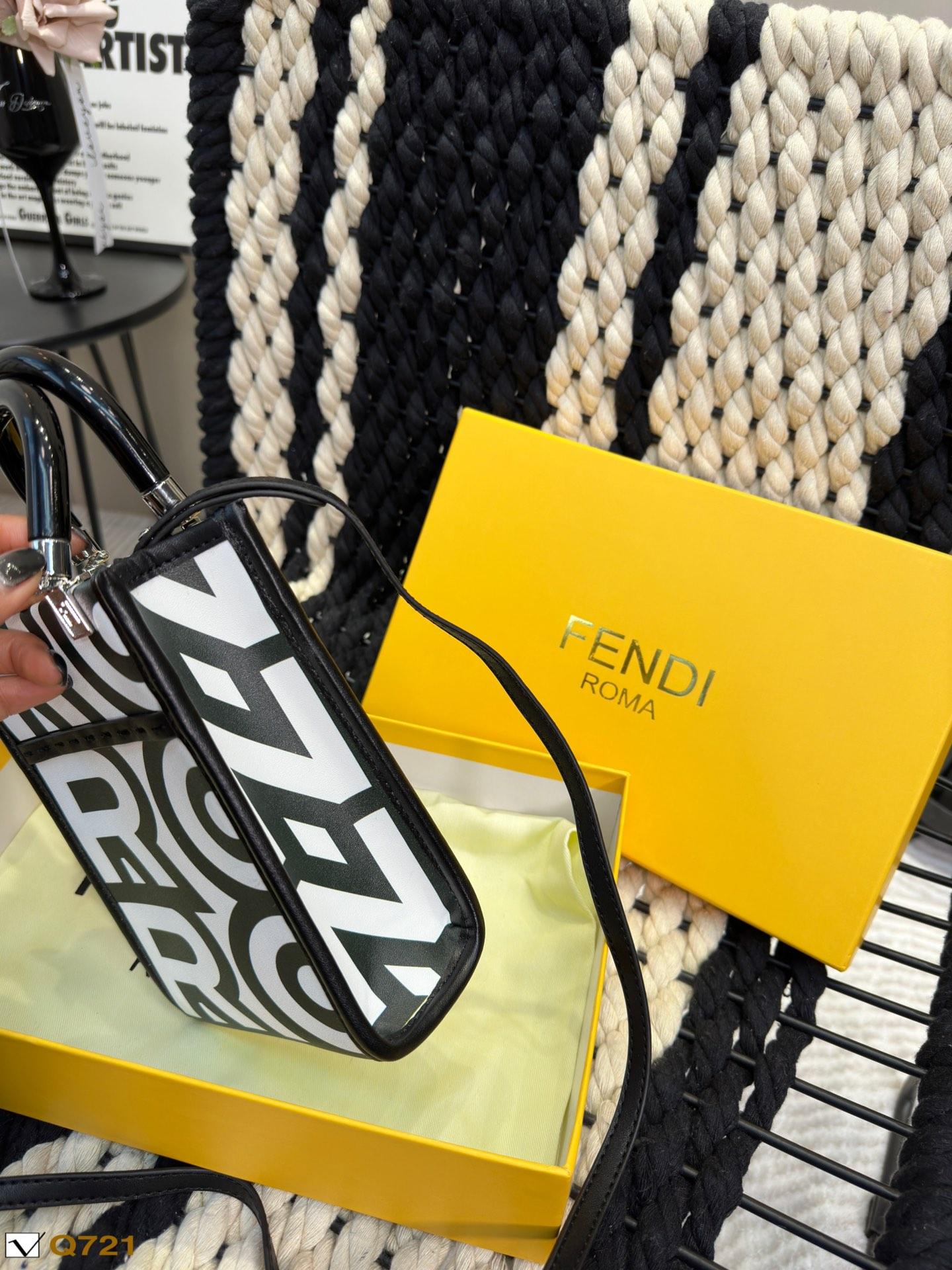 Replica Fendi Bag 13*7*19CM