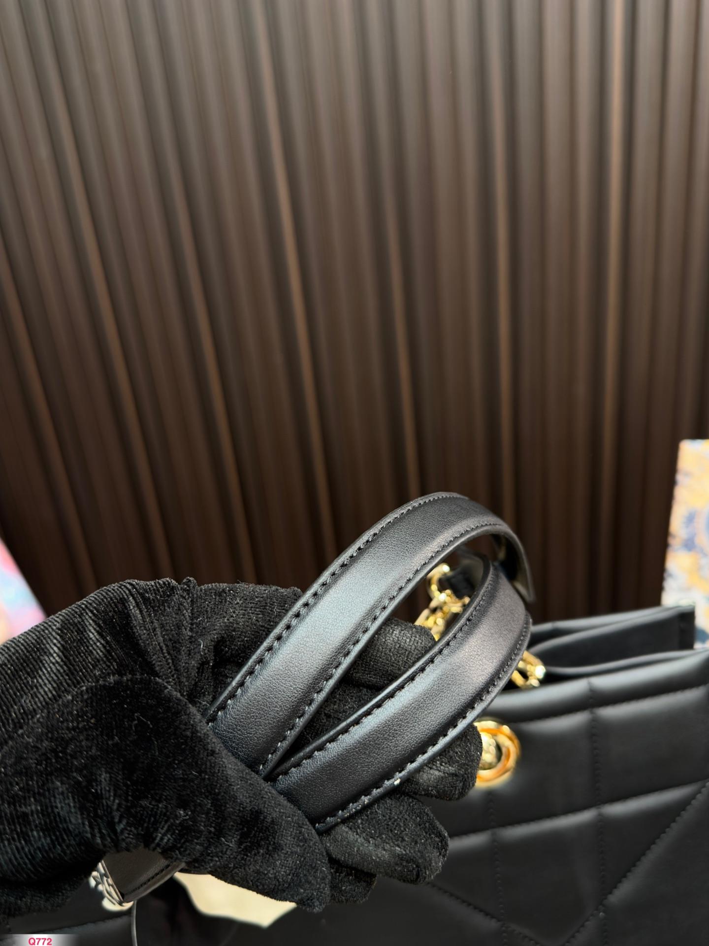 Replica Dior Bag  25*21CM/36*27CM