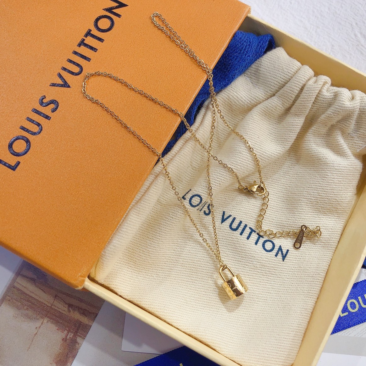 Replica LOUIS VUITTON Necklace