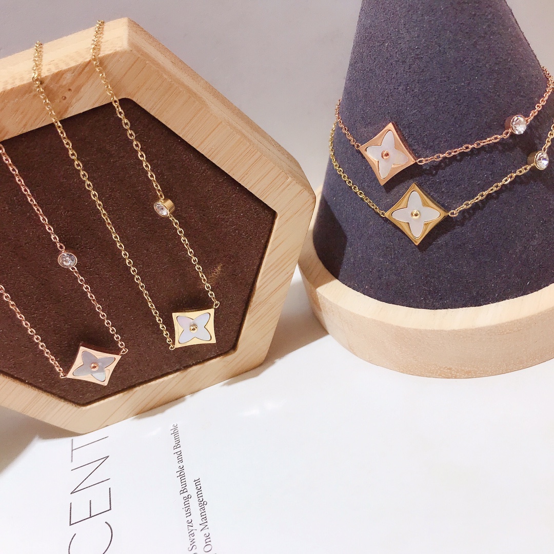 Replica LOUIS VUITTON Necklace