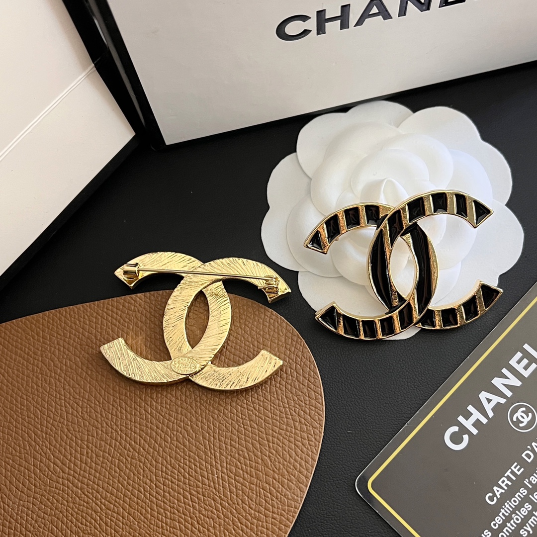 Replica CHANEL Brooch