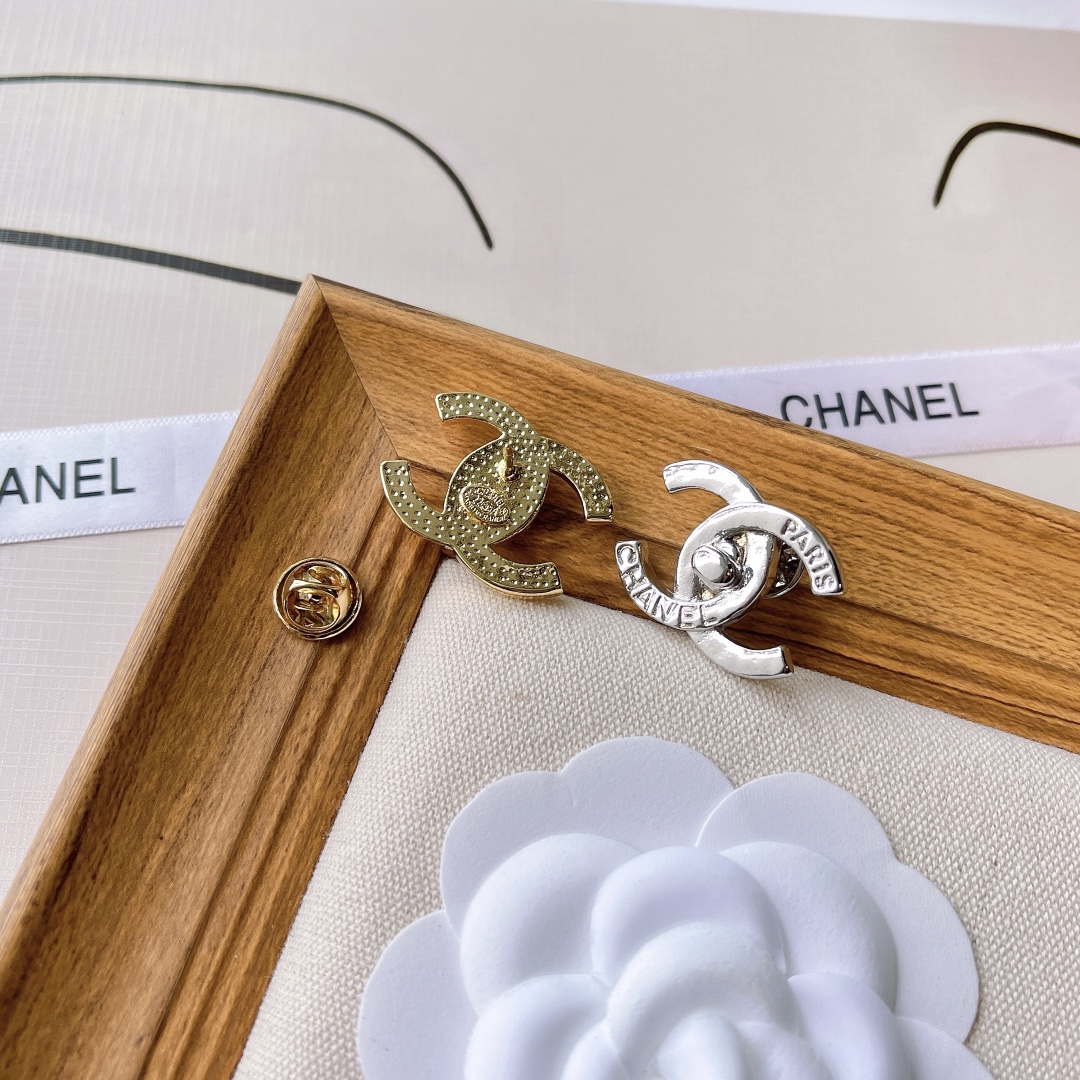 Replica CHANEL Brooch