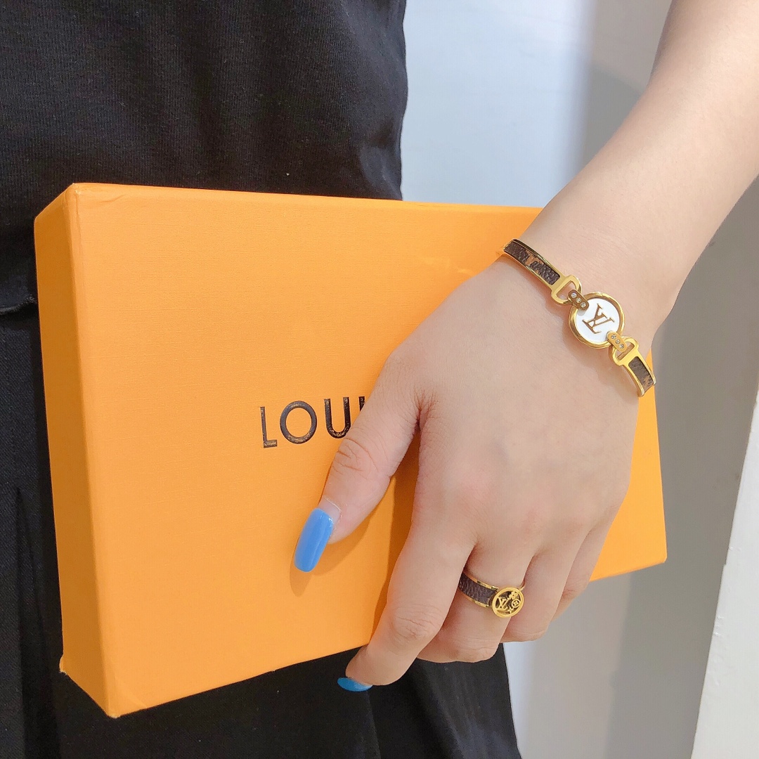 Replica LOUIS VUITTON Bangle