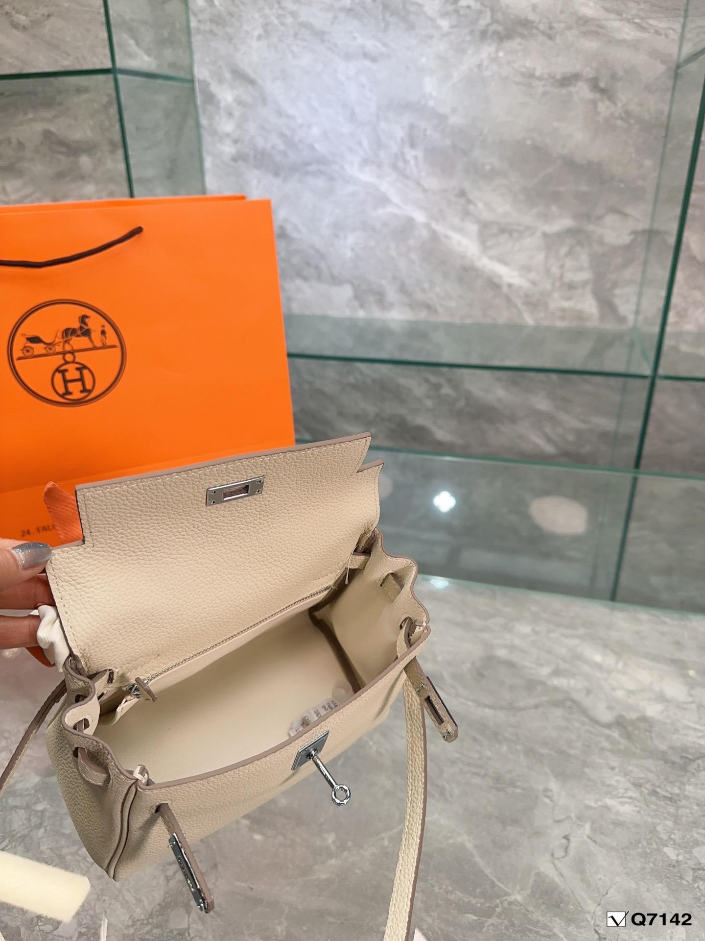 Replica Hermes Bag  20CM