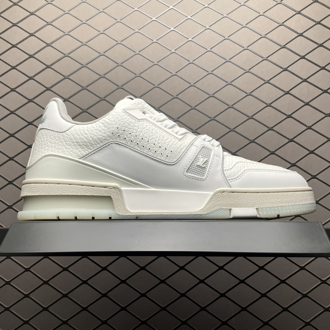 Replica Louis Vuitton Shoe Louis Vuitton LV Trainer Size 35-45 white