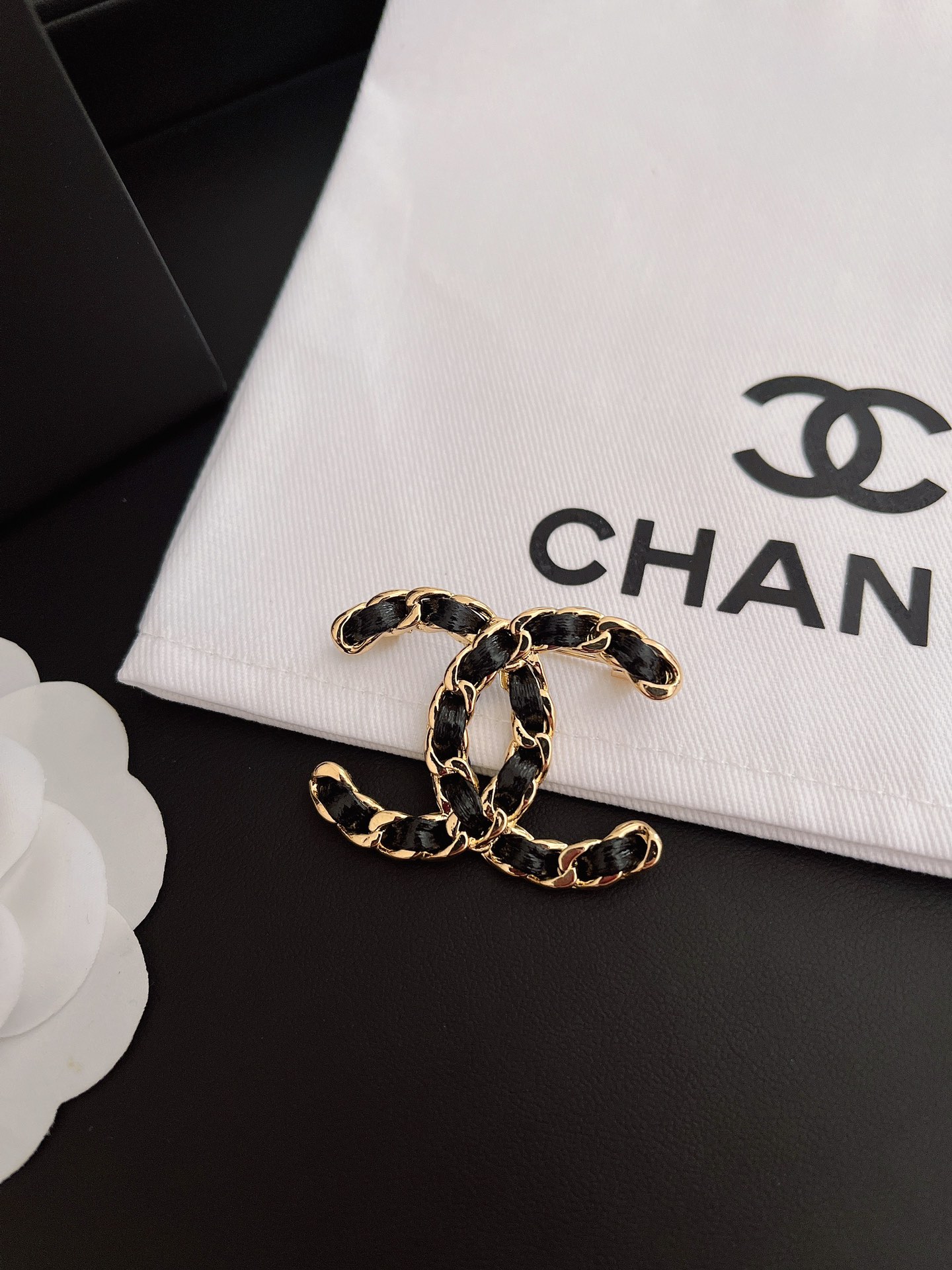 Replica CHANEL Brooch