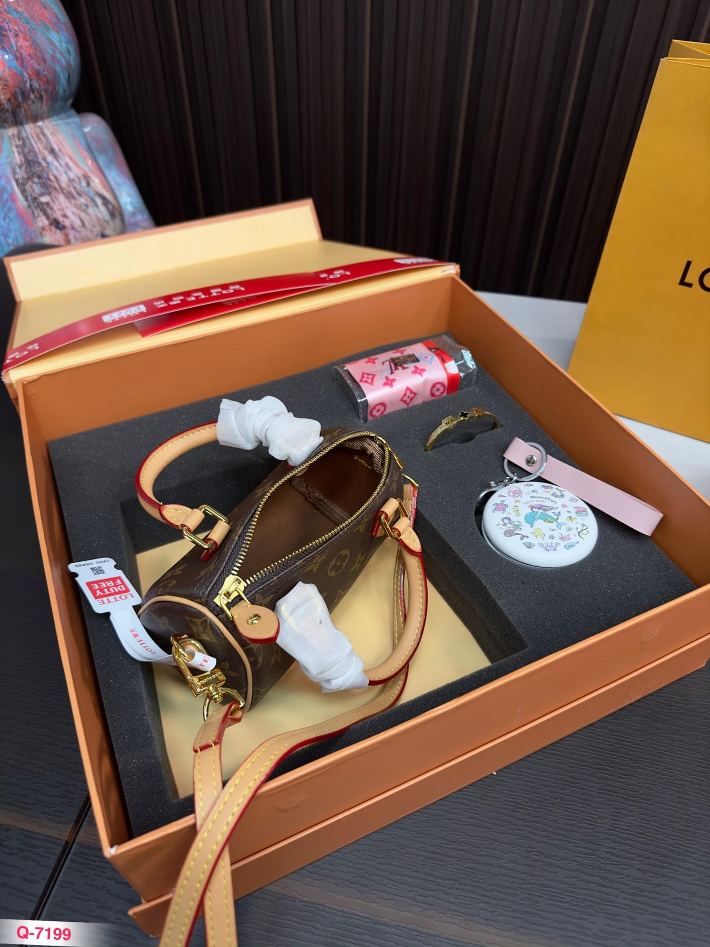 Replica Louis Vuitton Bag set 10*16CM