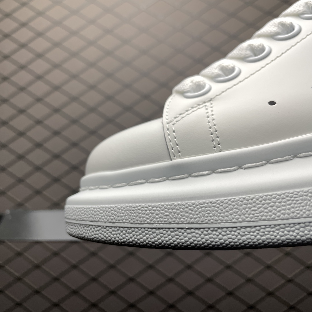 Replica Alexander McQueen Shoe Alexander McQueen size 35-45 with half size.f