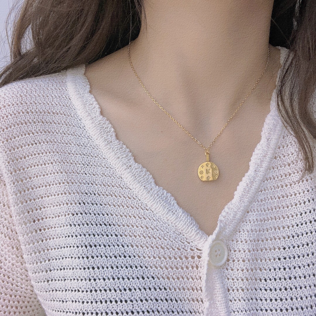 Replica LOUIS VUITTON Necklace