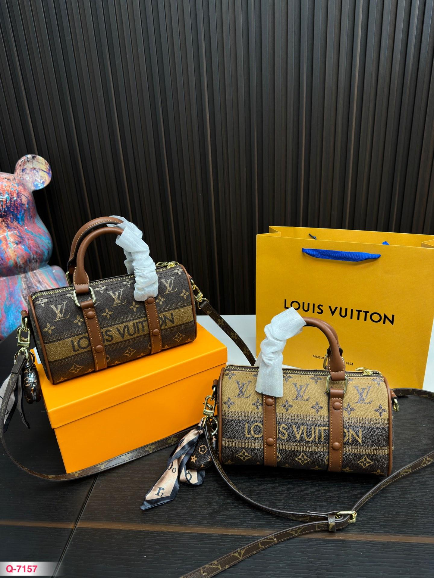 Replica Louis Vuitton Bag 13*23CM