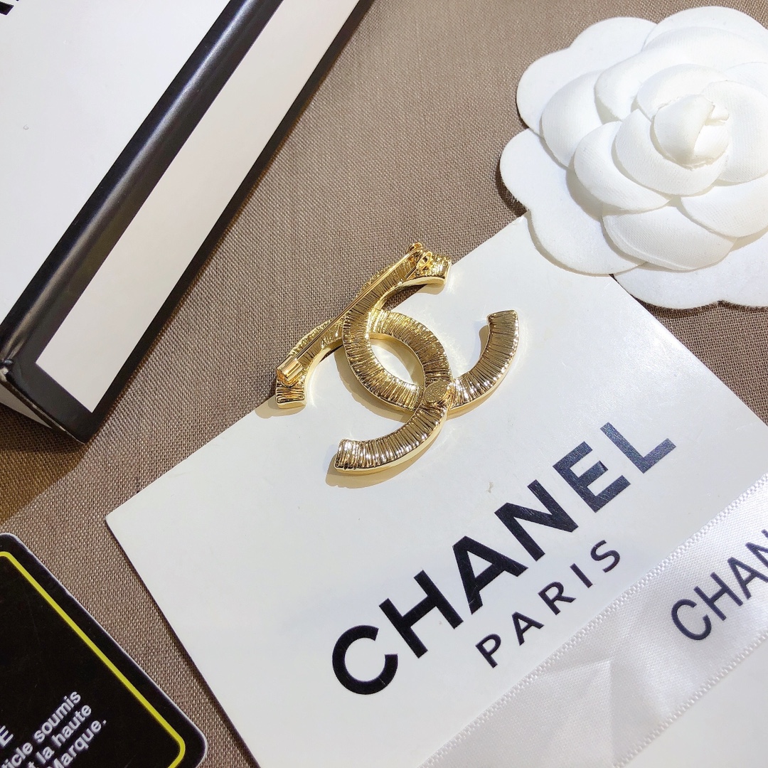 Replica CHANEL Brooch