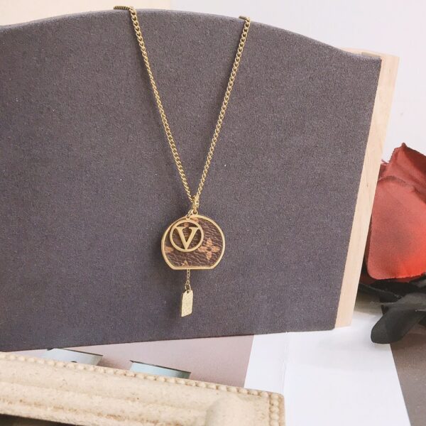 Replica LOUIS VUITTON Necklace