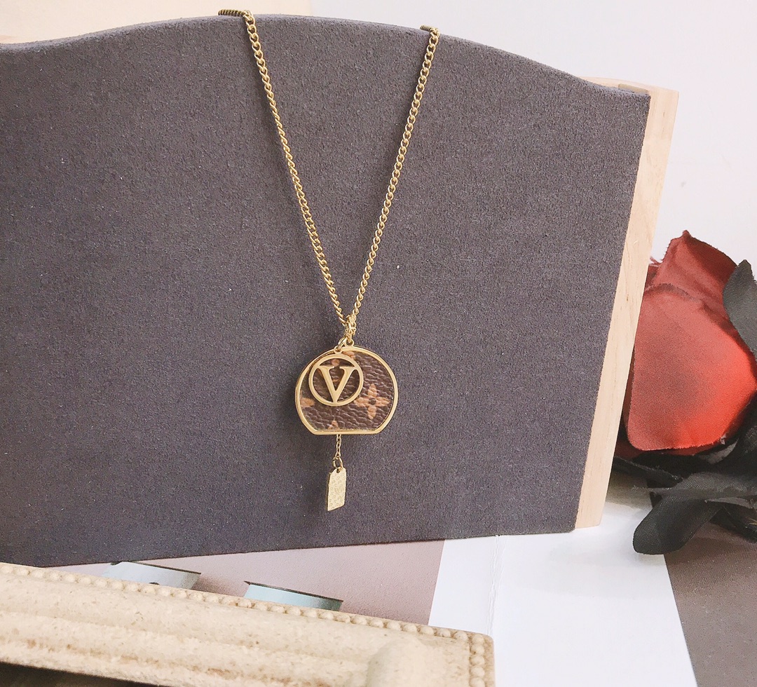 Replica LOUIS VUITTON Necklace