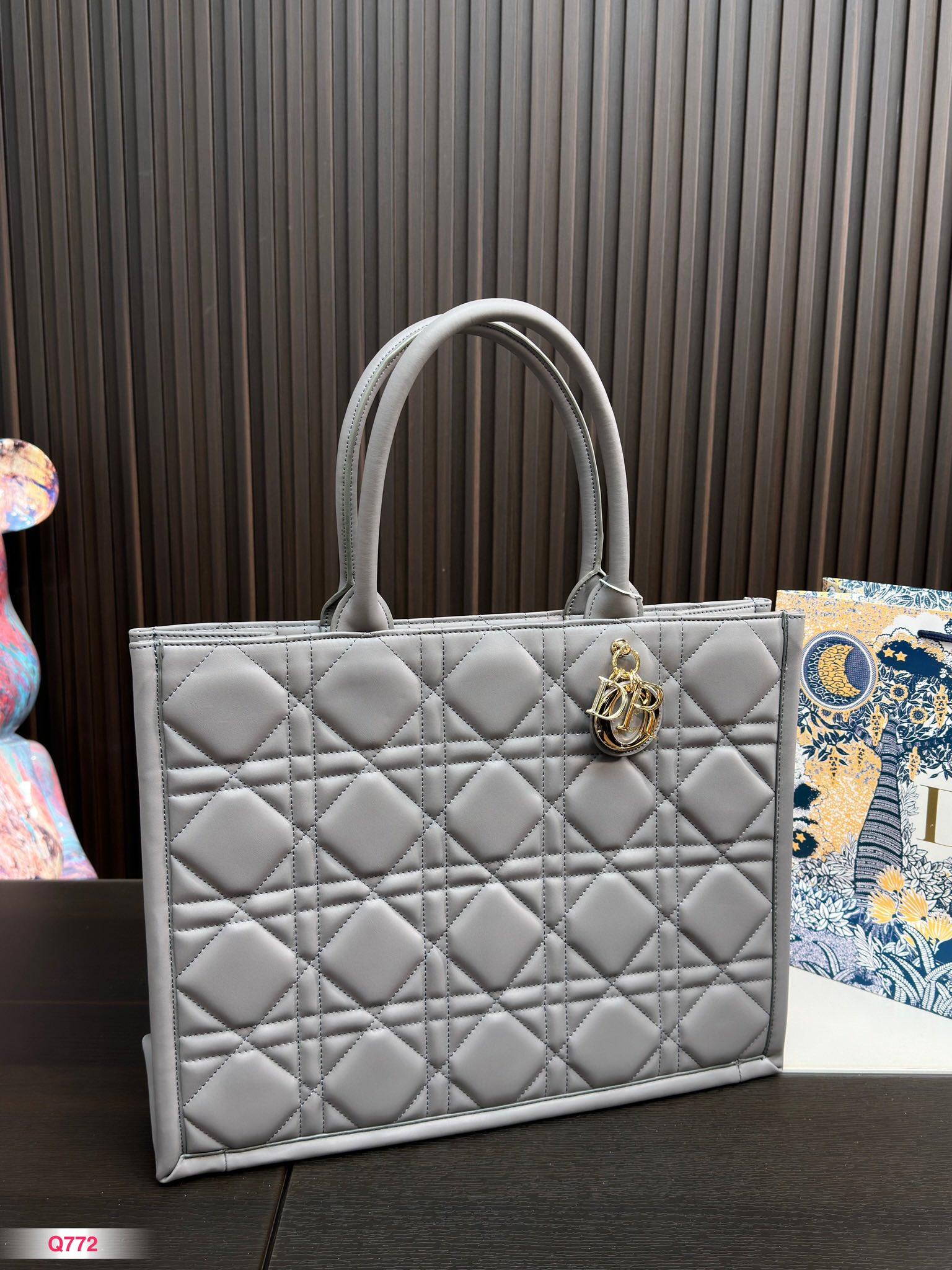 Replica Dior Bag  36*28CM/40*32CM