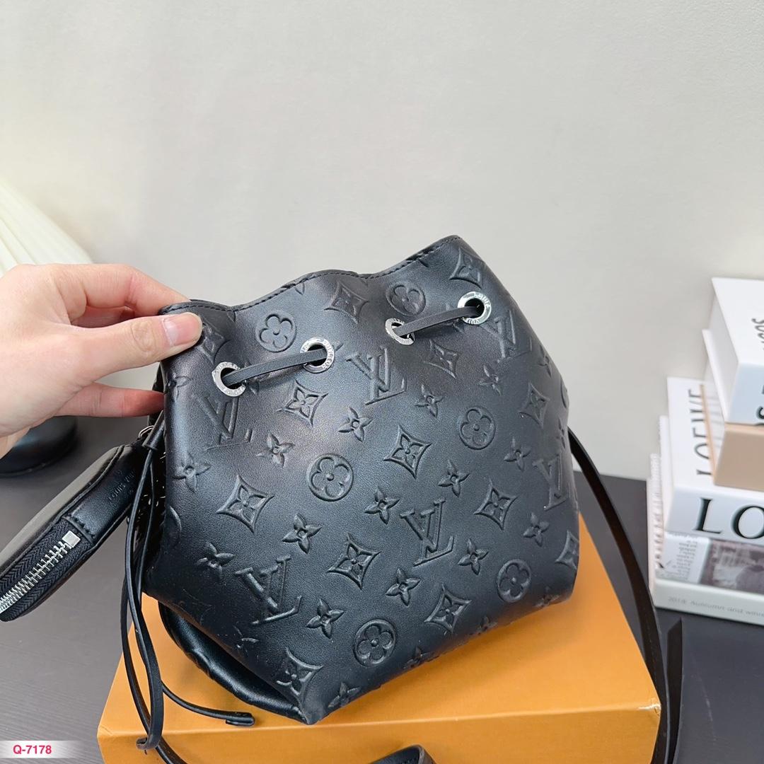 Replica Louis Vuitton Bag 24*20CM