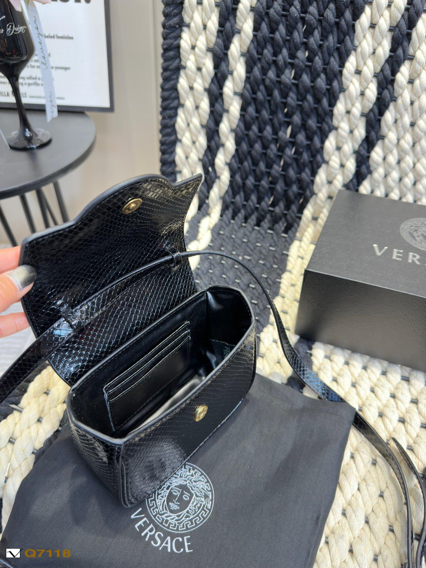 Replica VERSACE Bag 16.5*15CM