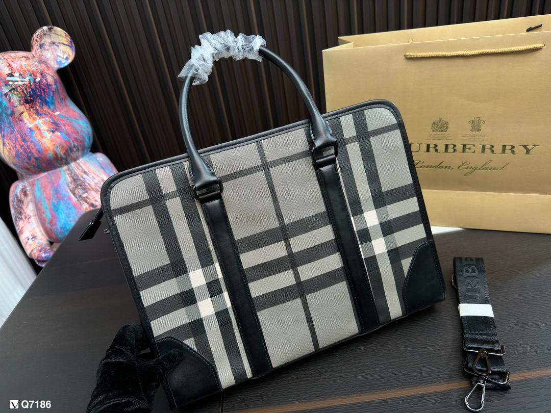 Replica Burberry Bag 37*28CM