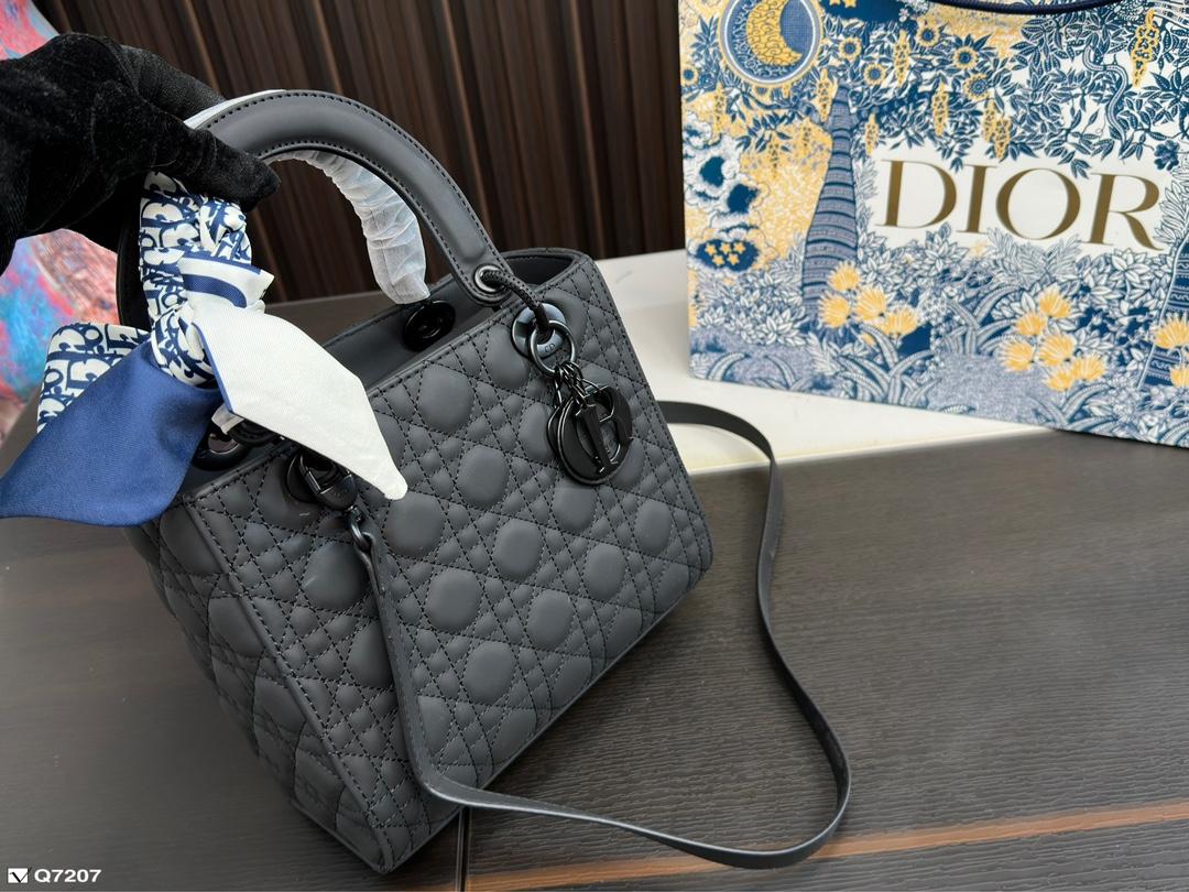 Replica Dior Bag 23*20CM