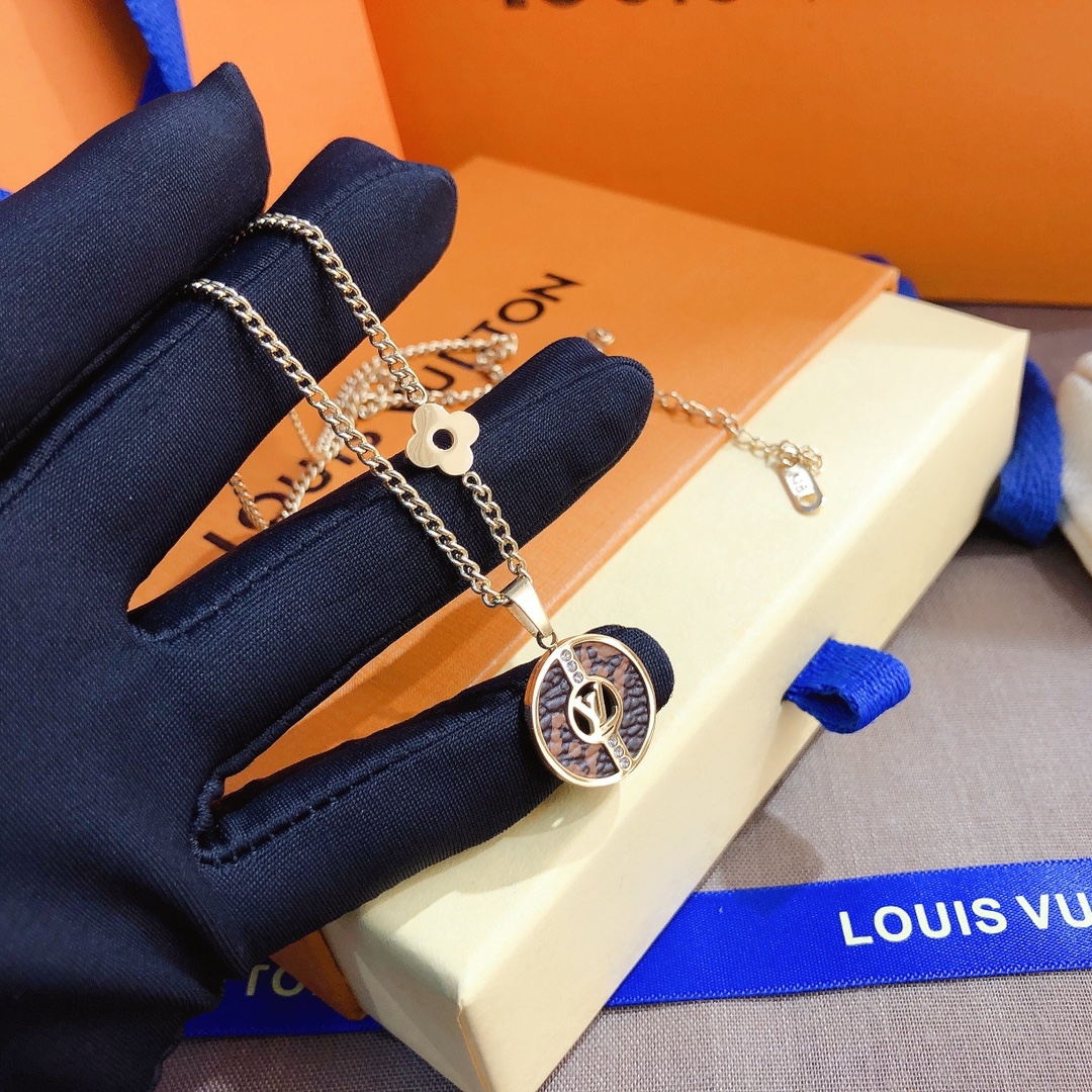Replica LOUIS VUITTON Necklace