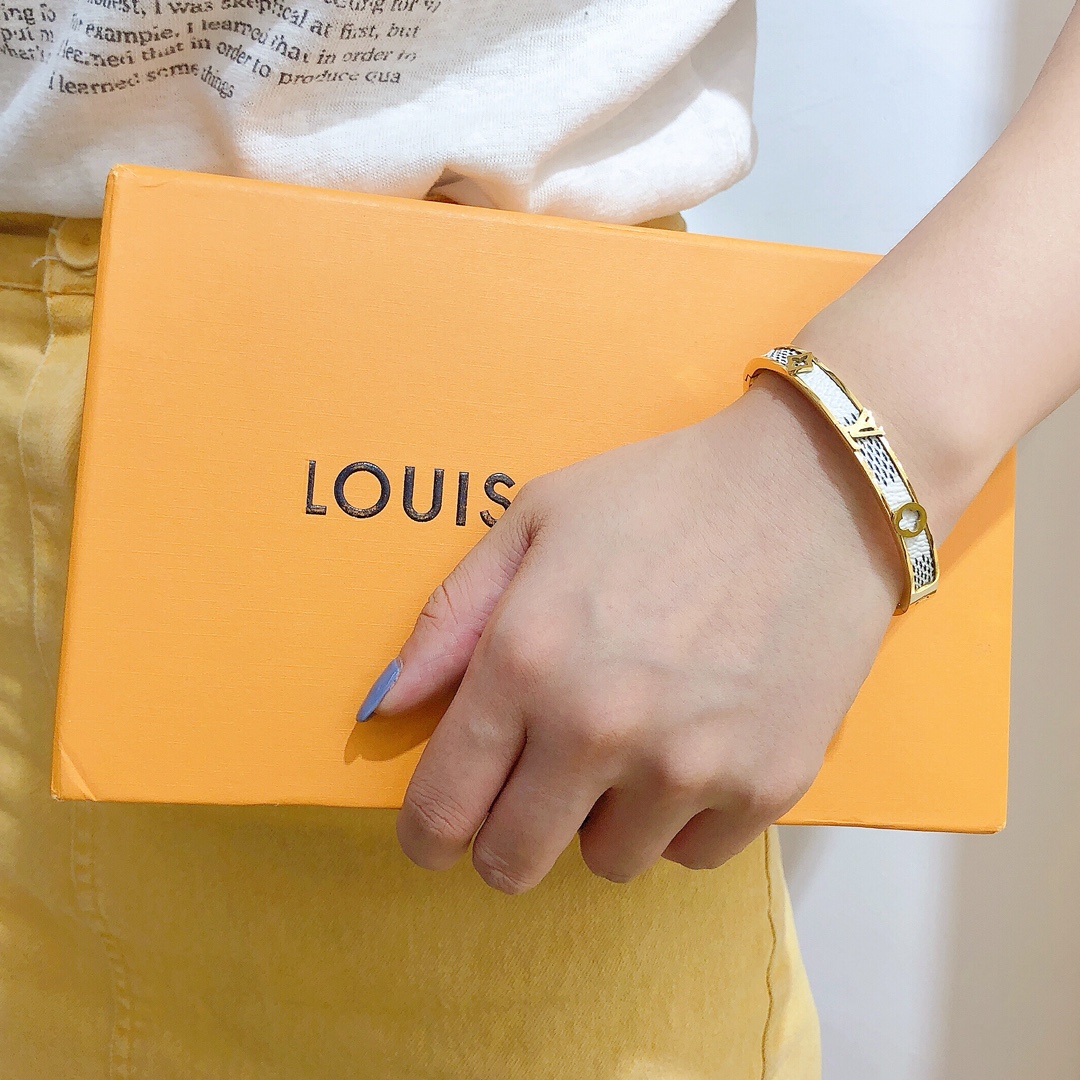 Replica LOUIS VUITTON Bangle