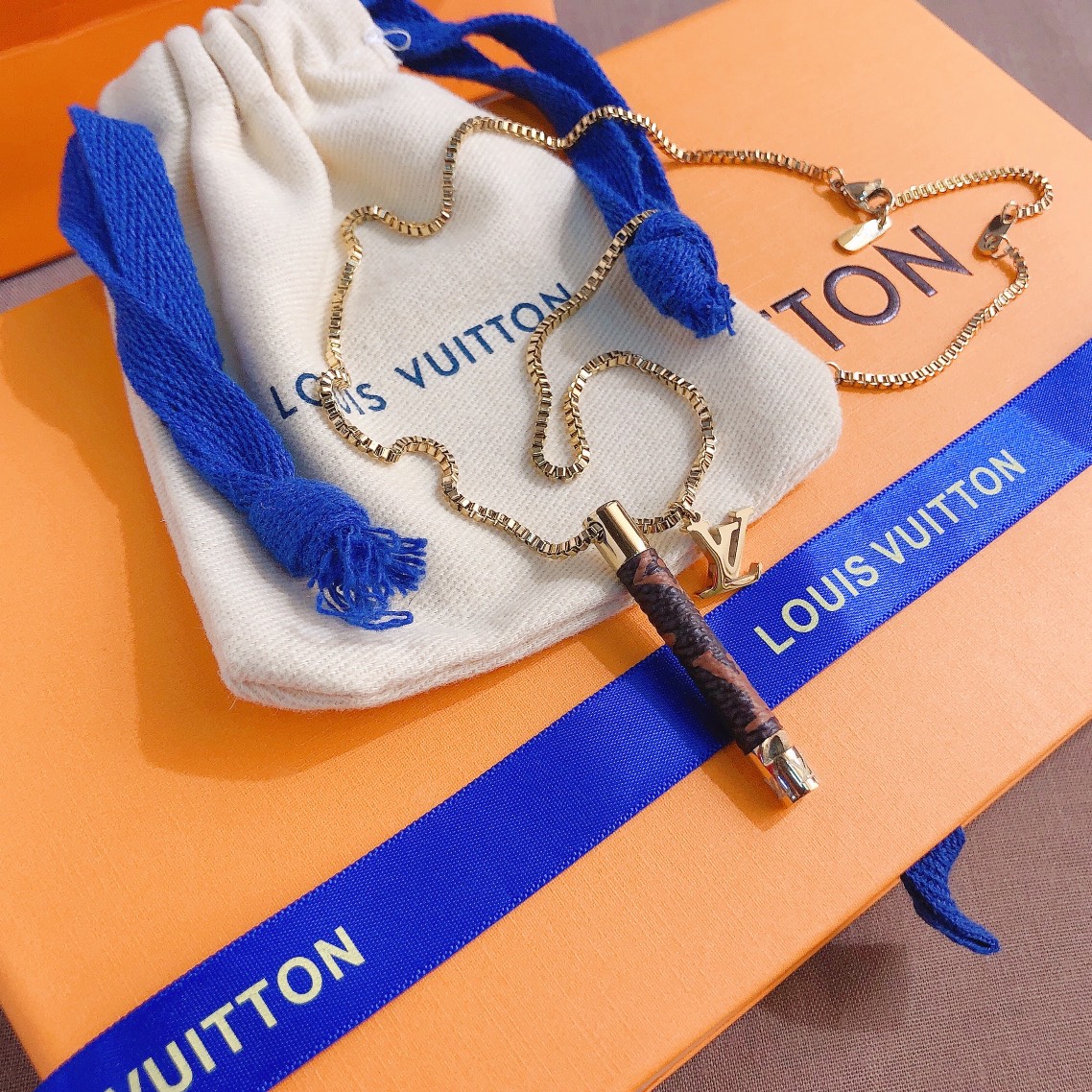 Replica LOUIS VUITTON Necklace