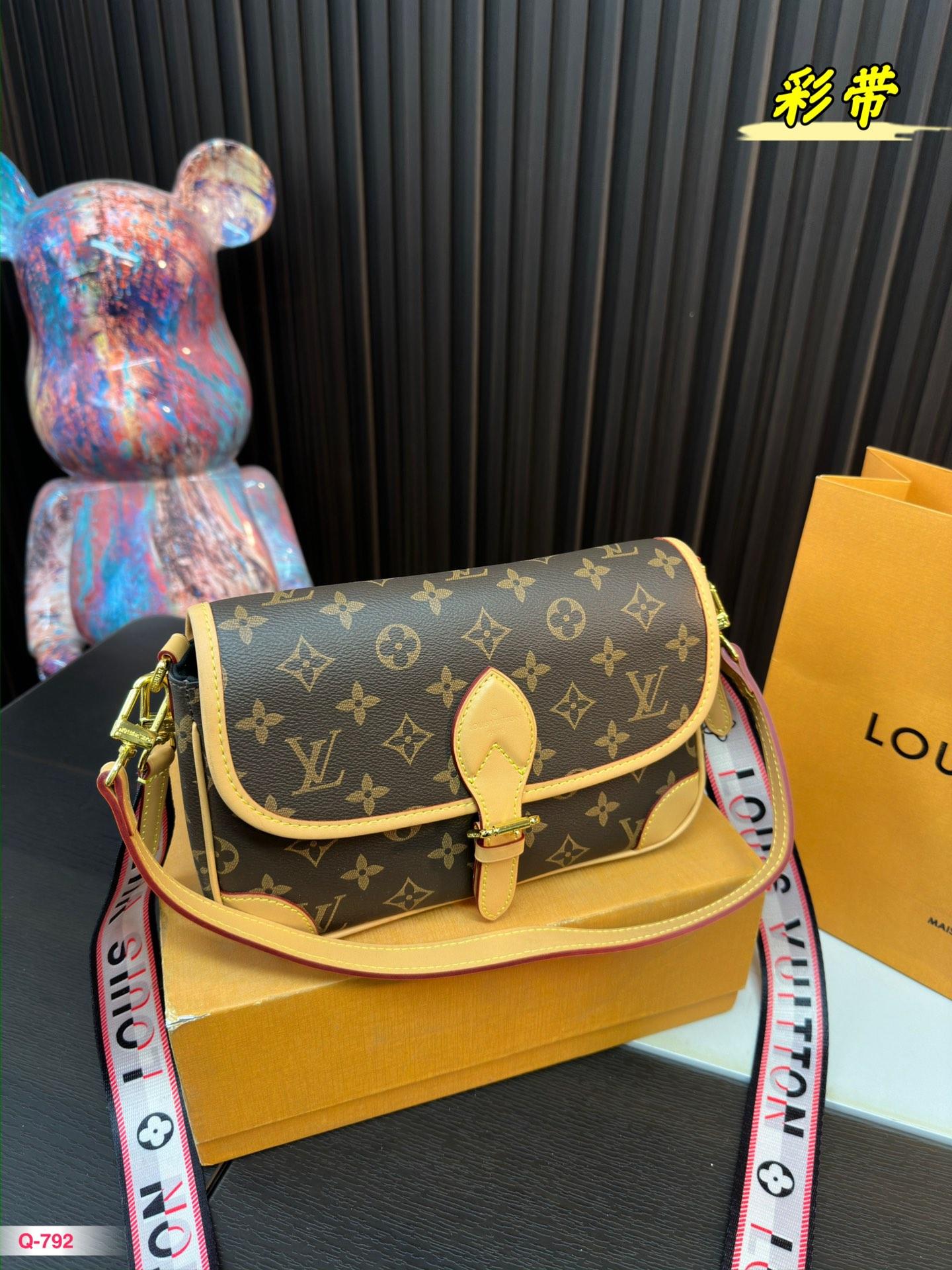 Replica Louis Vuitton Bag 14*24CM