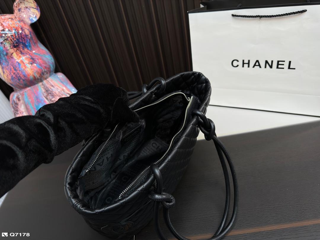 Replica Chanel Bag 28*24CM