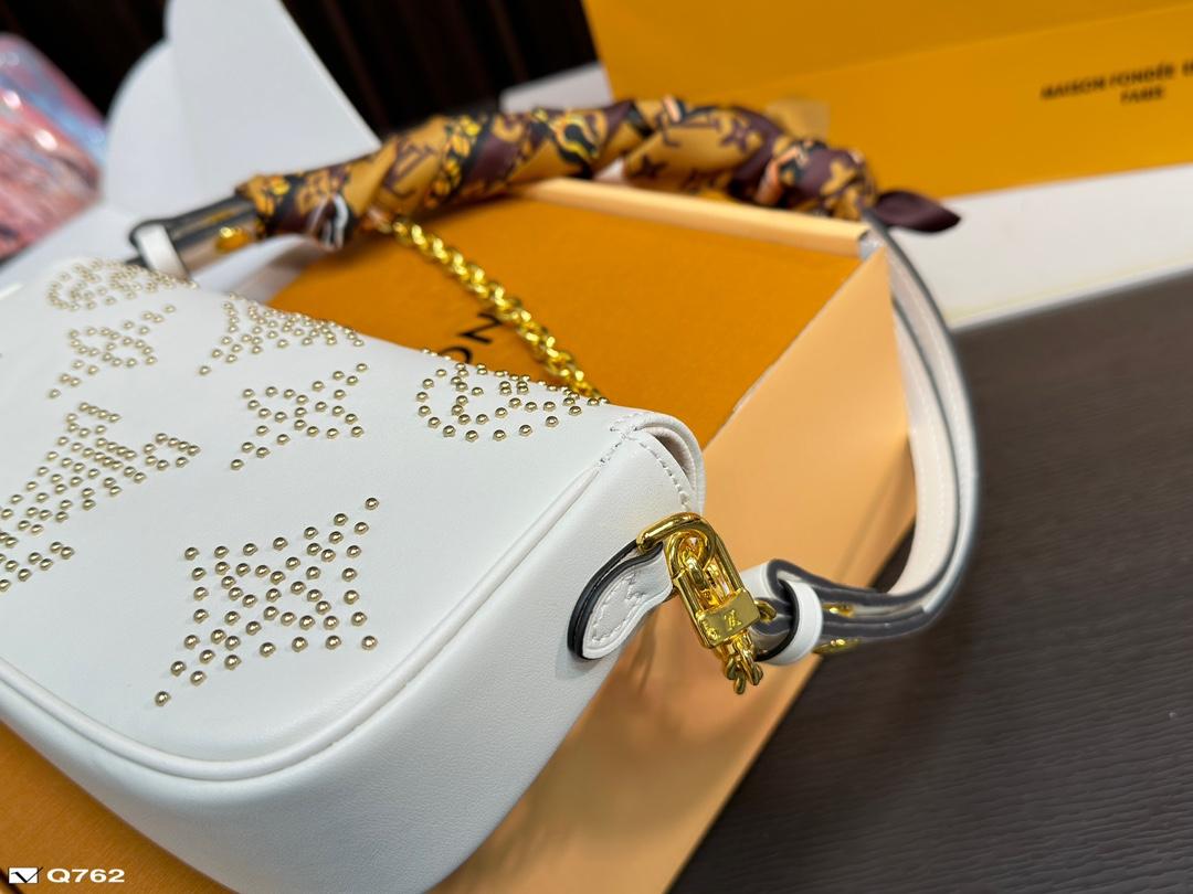 Replica Louis Vuitton Bag 11.5*22CM