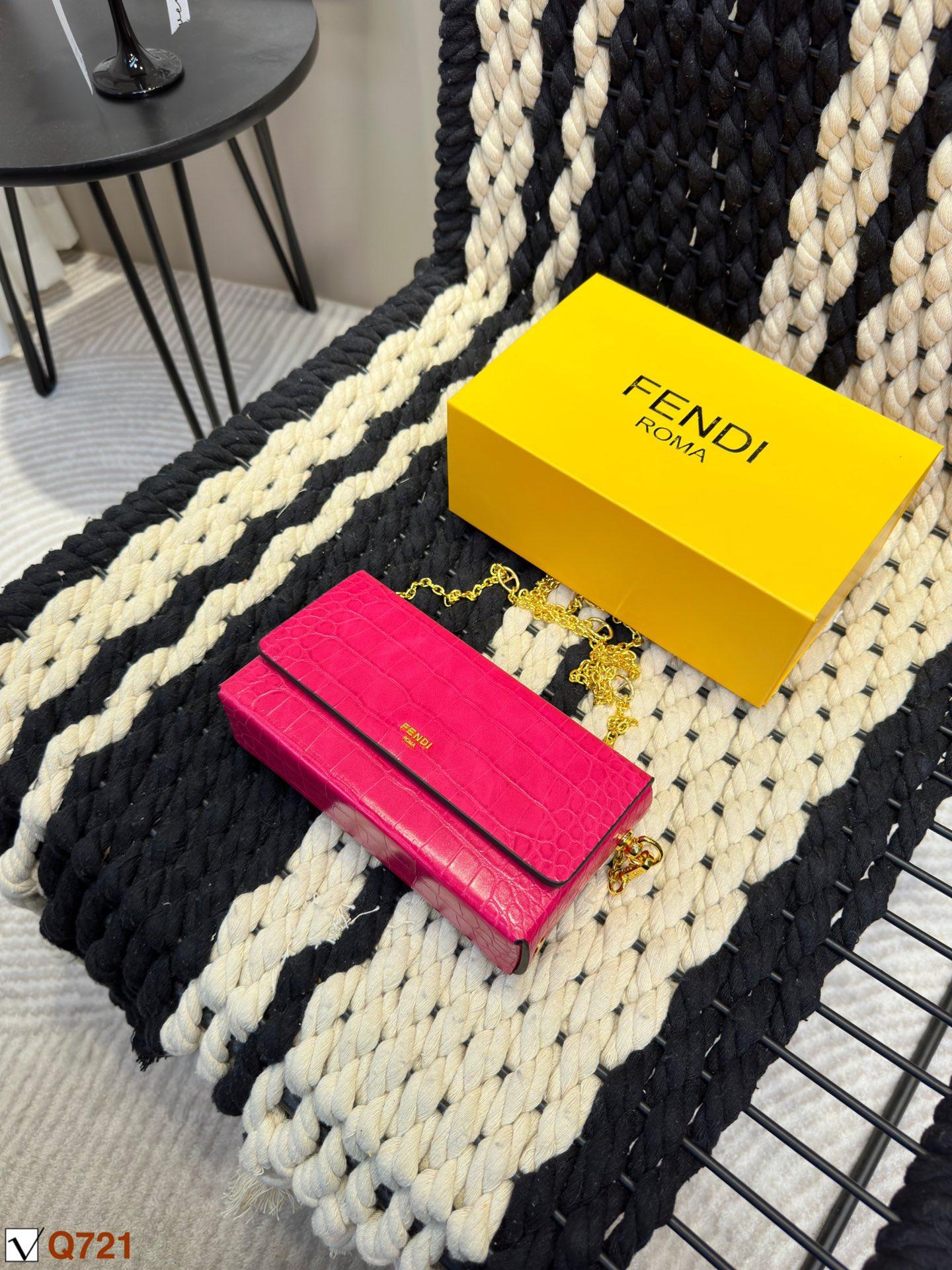 Replica Fendi Bag 20*10CM