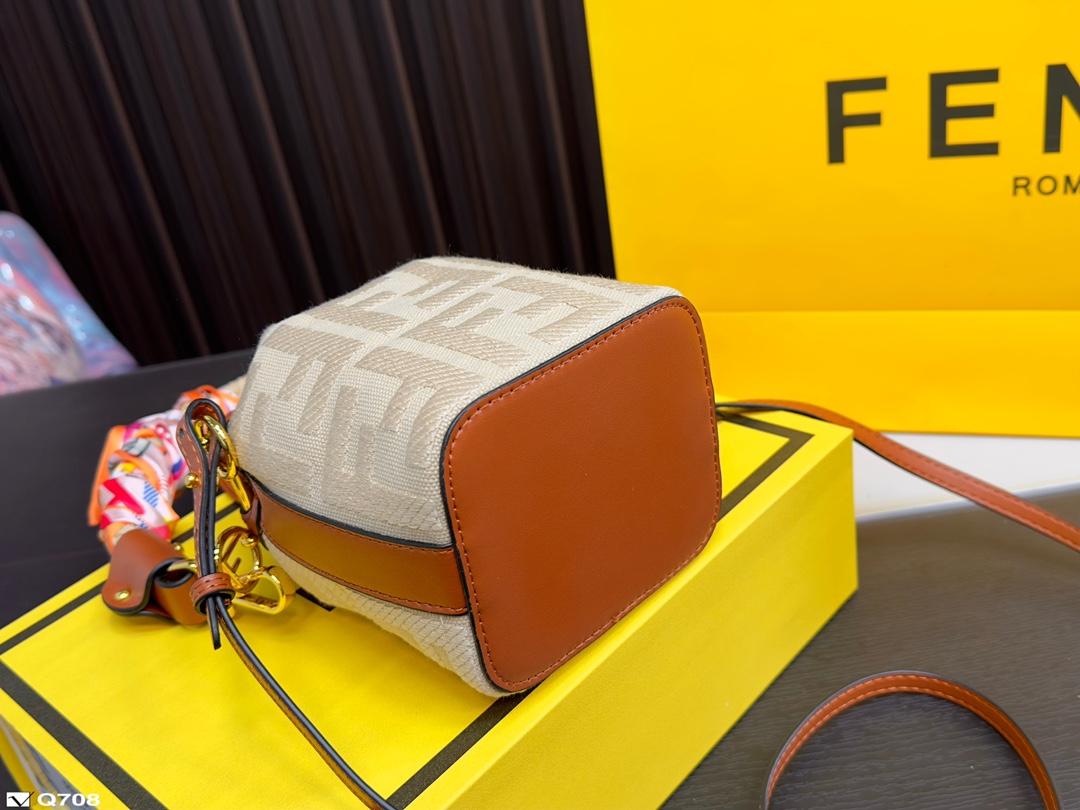 Replica Fendi Bag 17*12CM