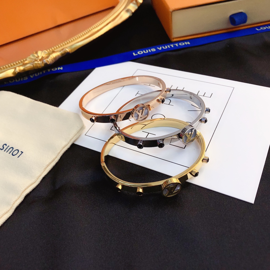 Replica LOUIS VUITTON Bangle