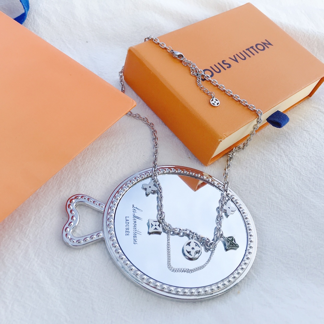 Replica LOUIS VUITTON Necklace