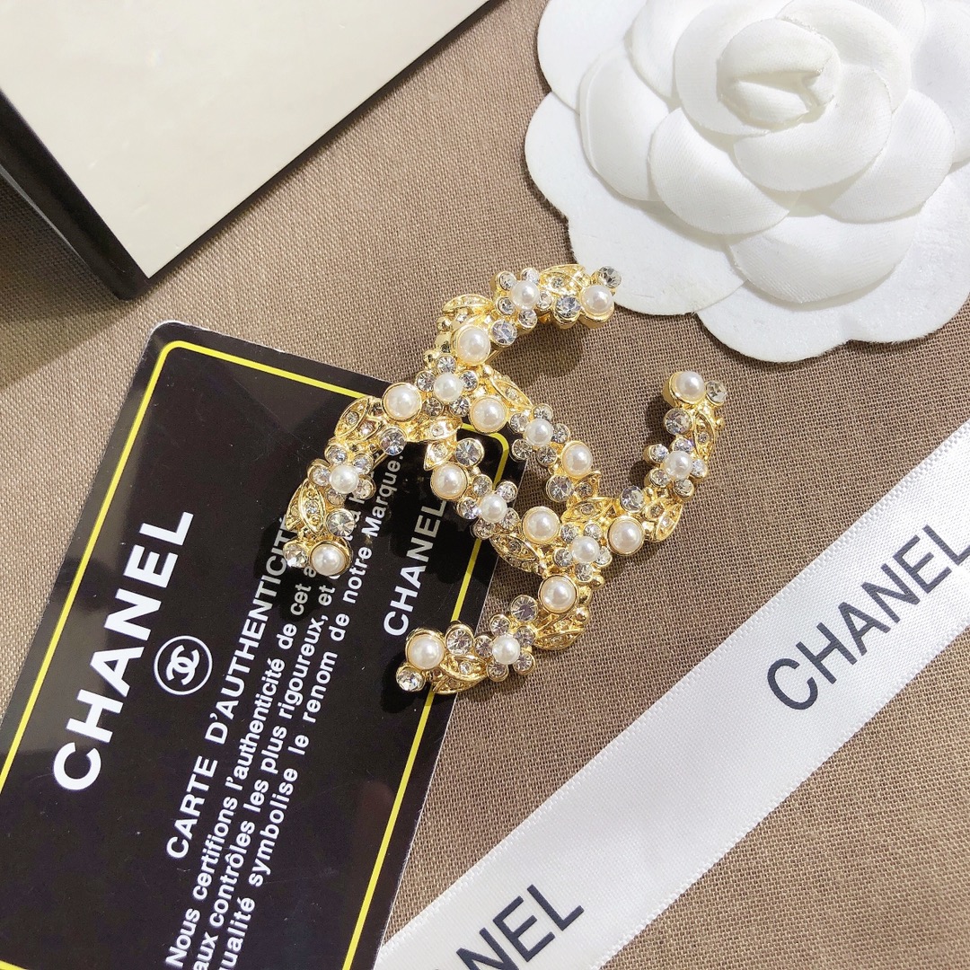 Replica CHANEL Brooch