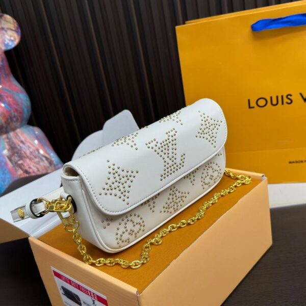 Replica Louis Vuitton Bag 11.5*22CM