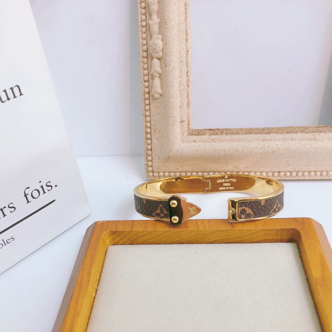 Replica LOUIS VUITTON Bangle