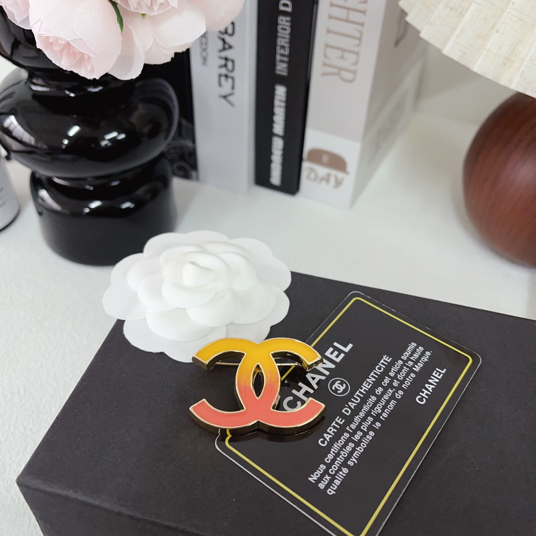 Replica CHANEL Brooch