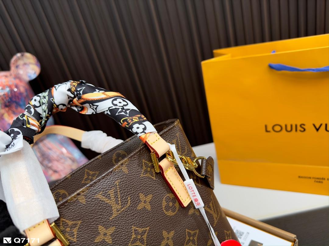Replica Louis Vuitton Bag 20*20CM