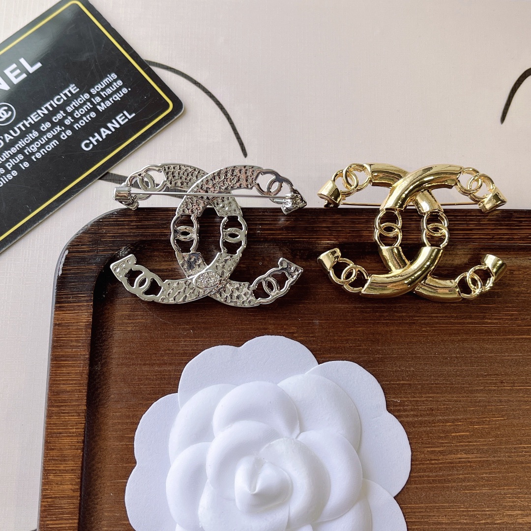 Replica CHANEL Brooch