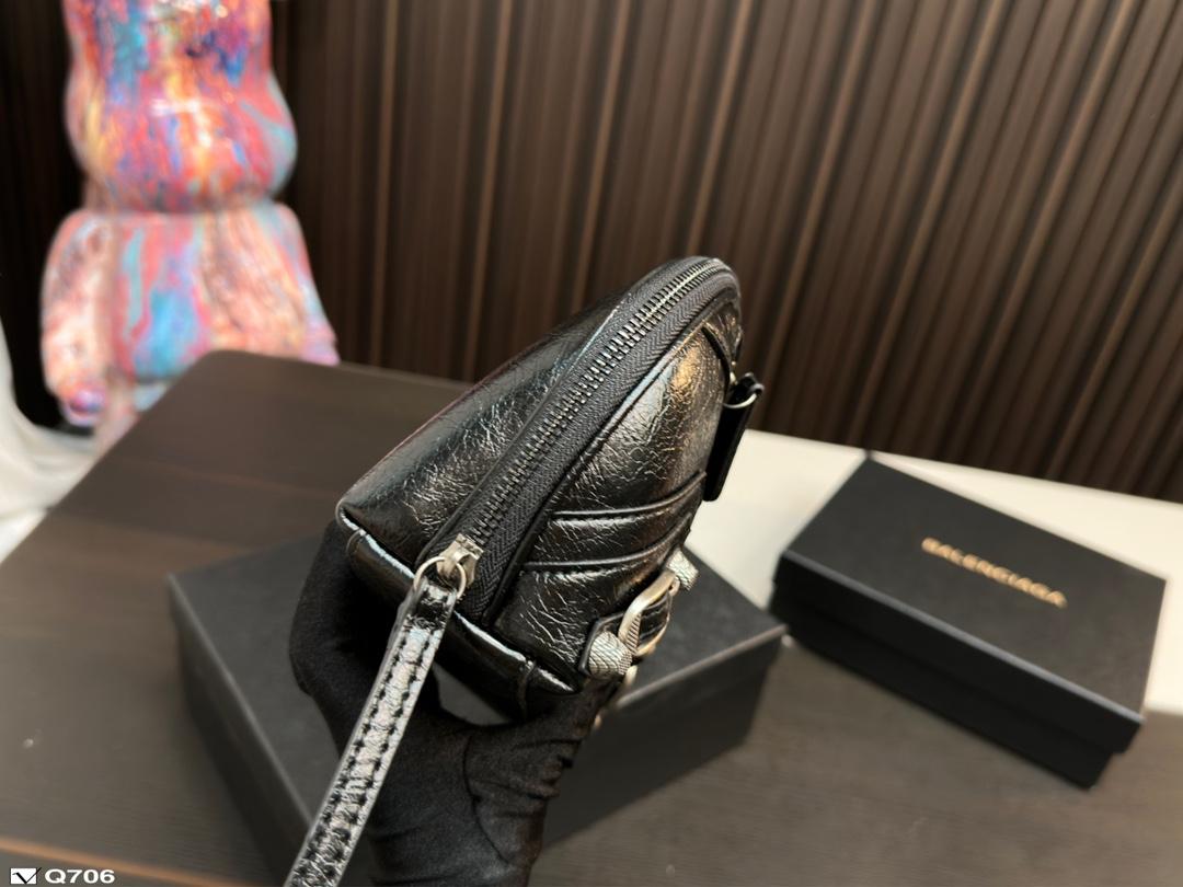 Replica Balenciaga Bag 19*16CM