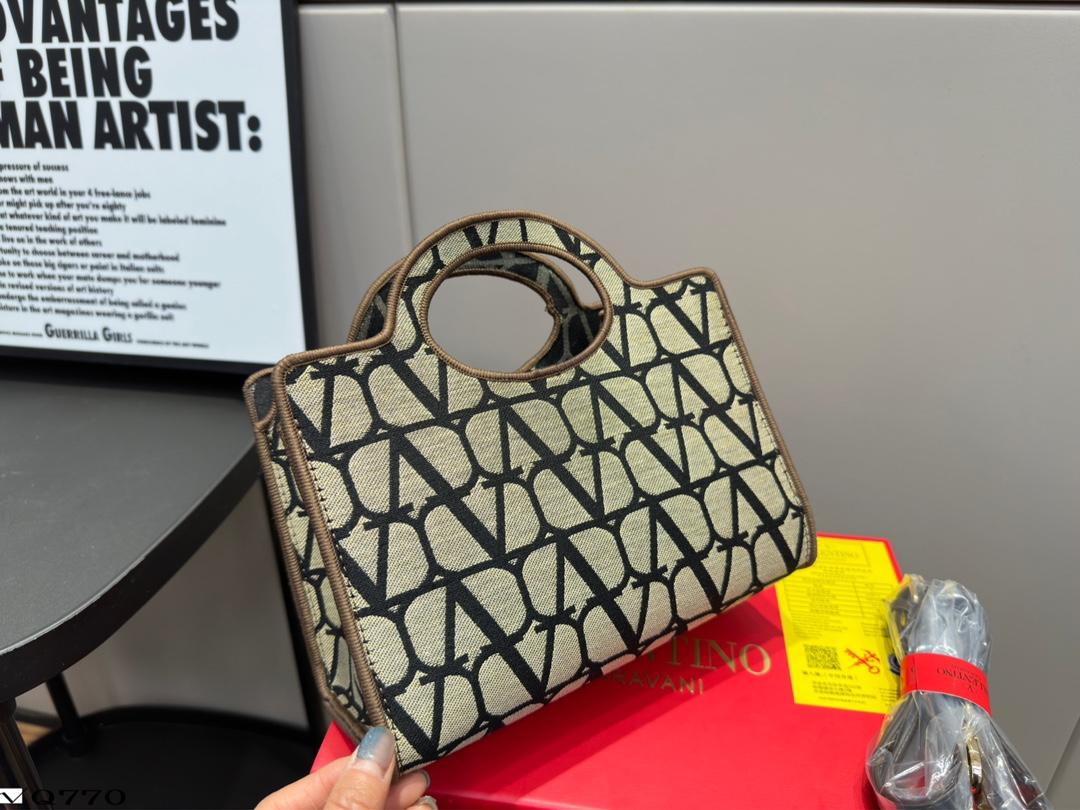 Replica Valentino Bag 23*21CM