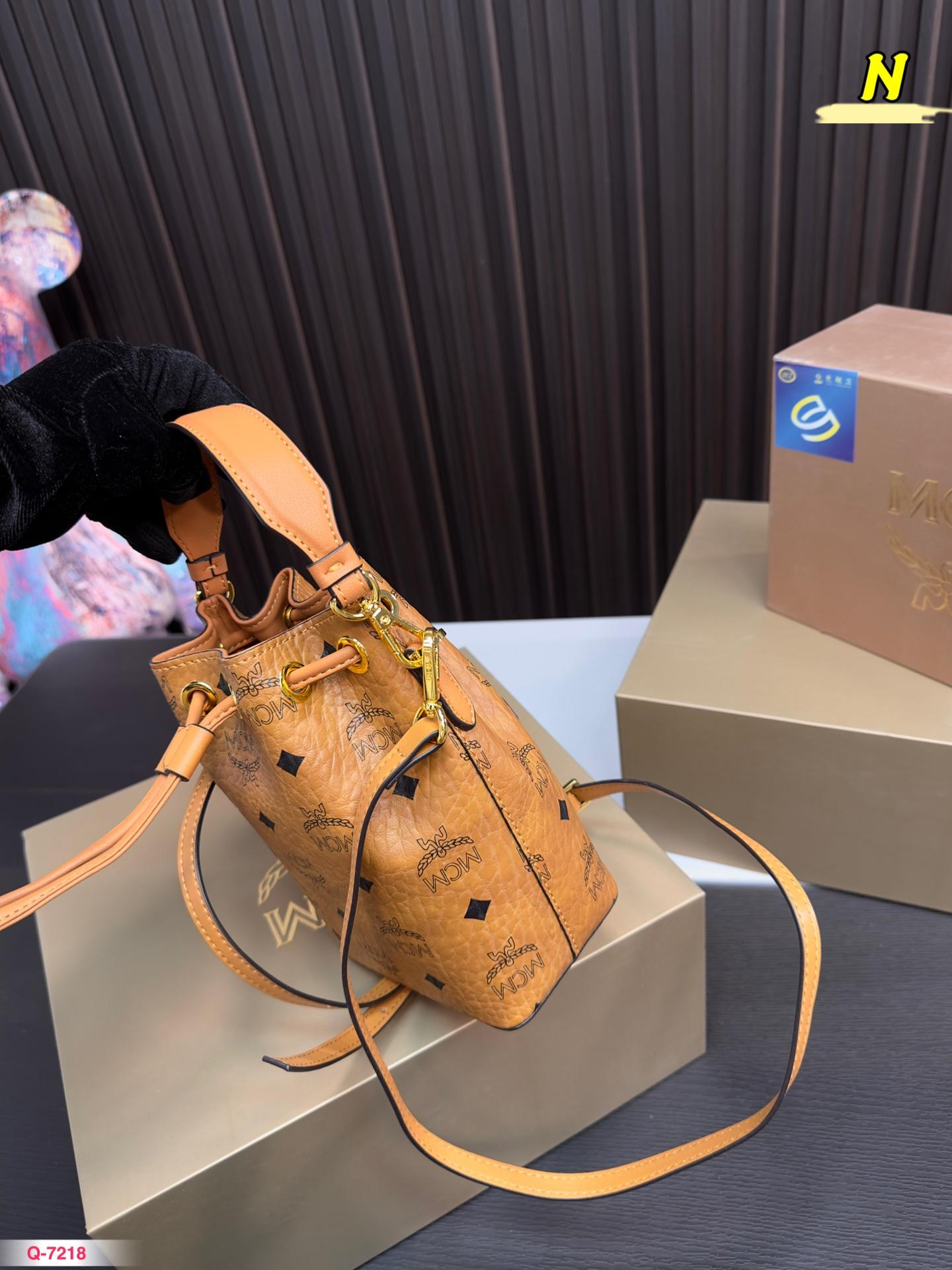 Replica MCM Bag 18*13CM