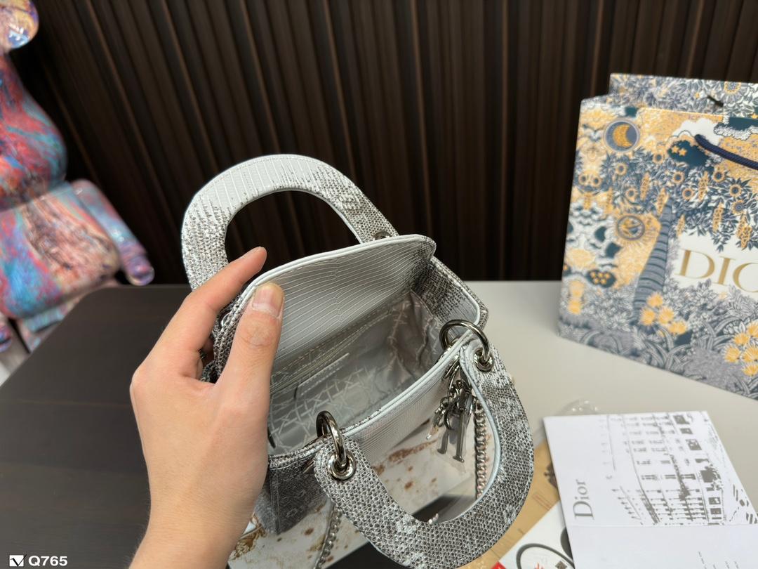 Replica Dior Bag  14*17*7CM