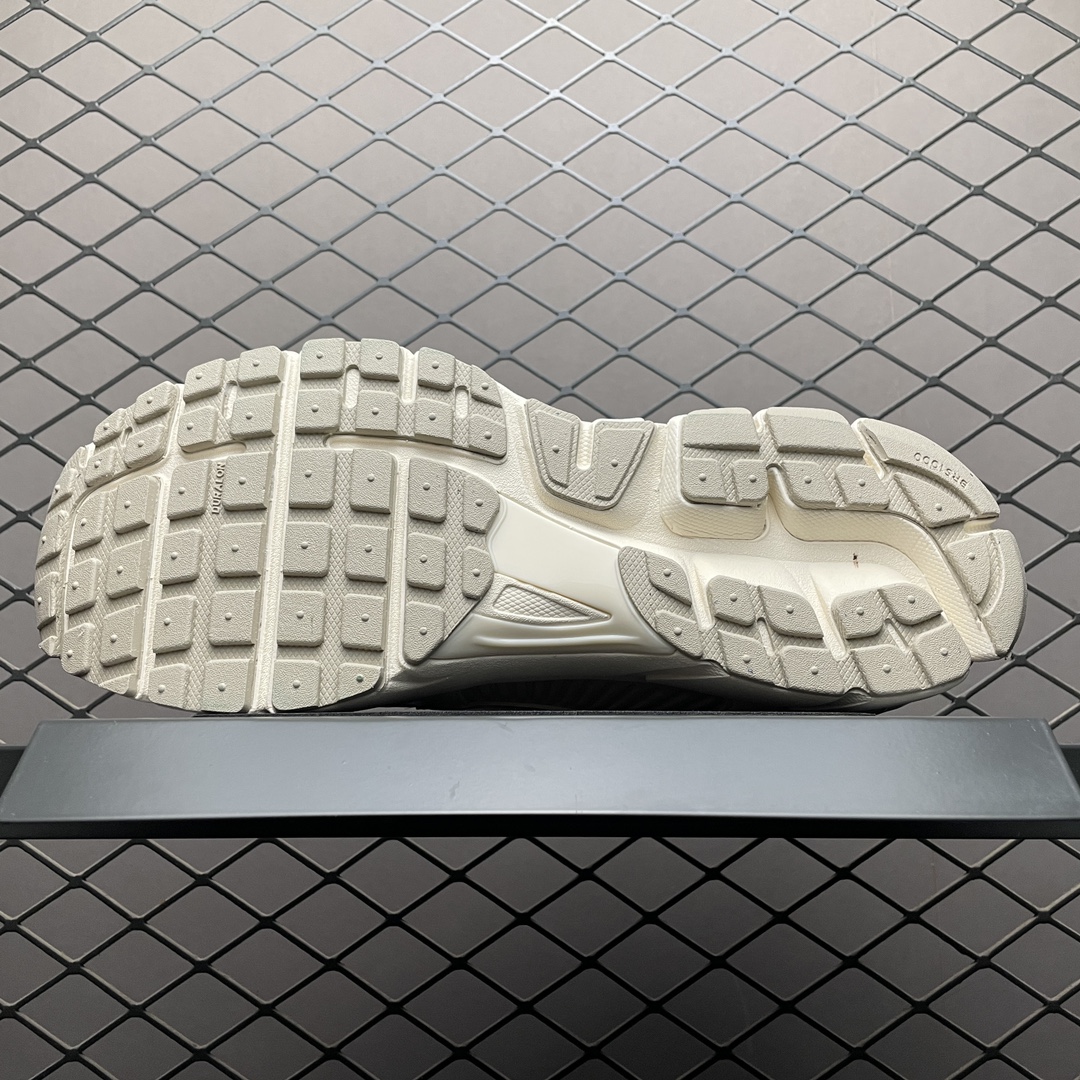 Replica Nike Shoe Nike Zoom Vomero 5 FQ6868-1111 Size 35.5-46