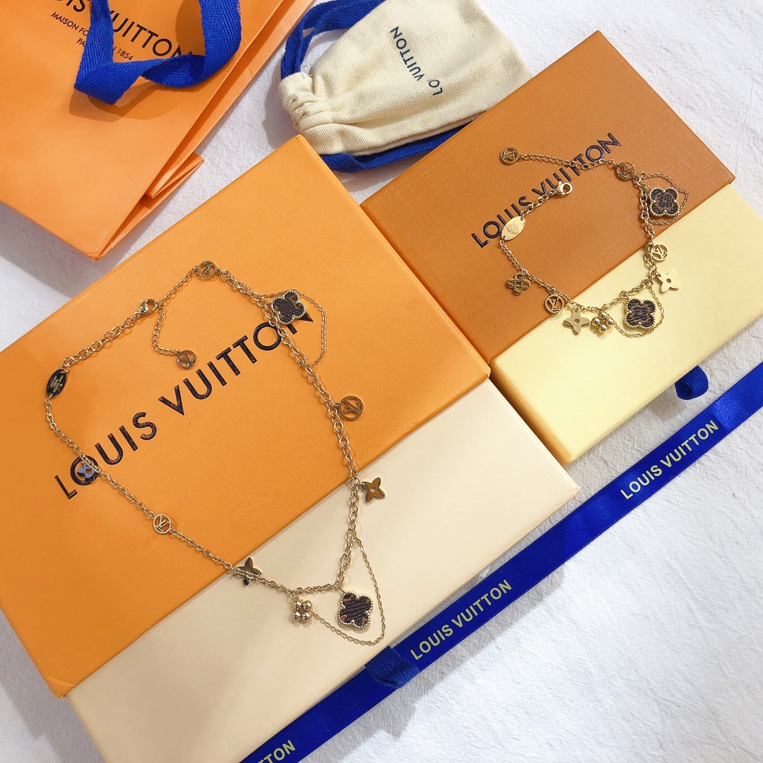 Replica LOUIS VUITTON Necklace