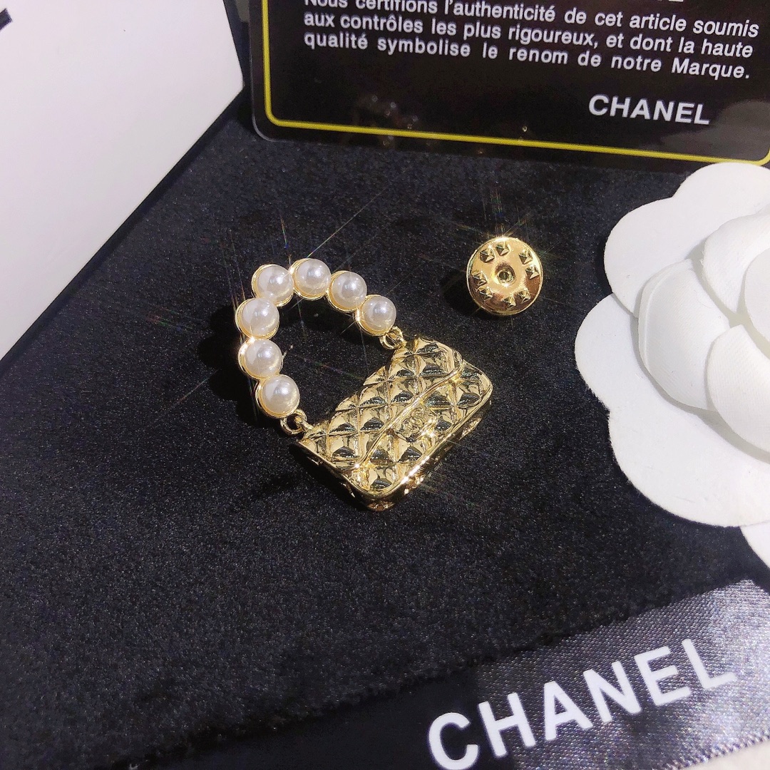 Replica CHANEL Brooch
