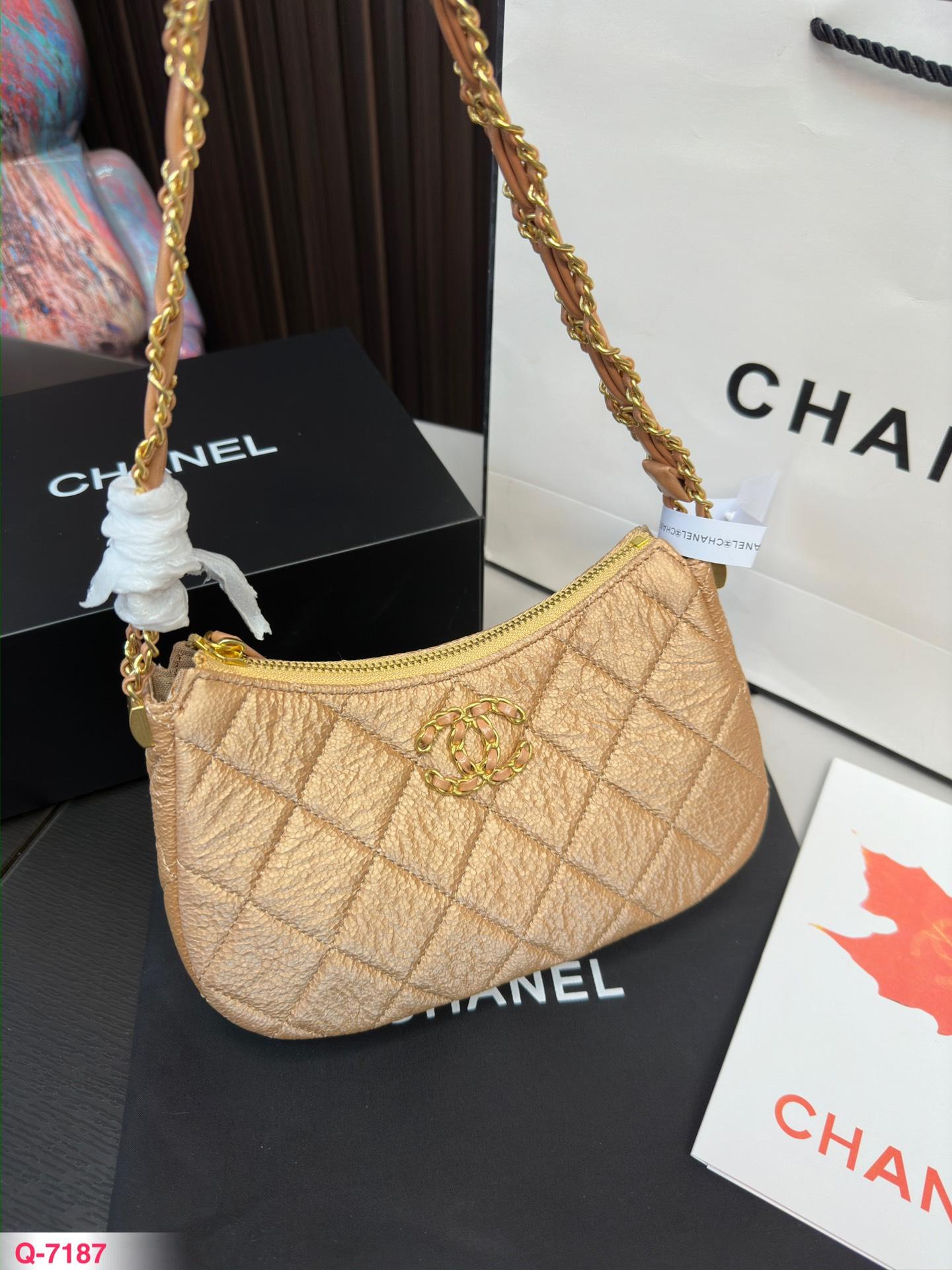 Replica Chanel Bag 13*23CM