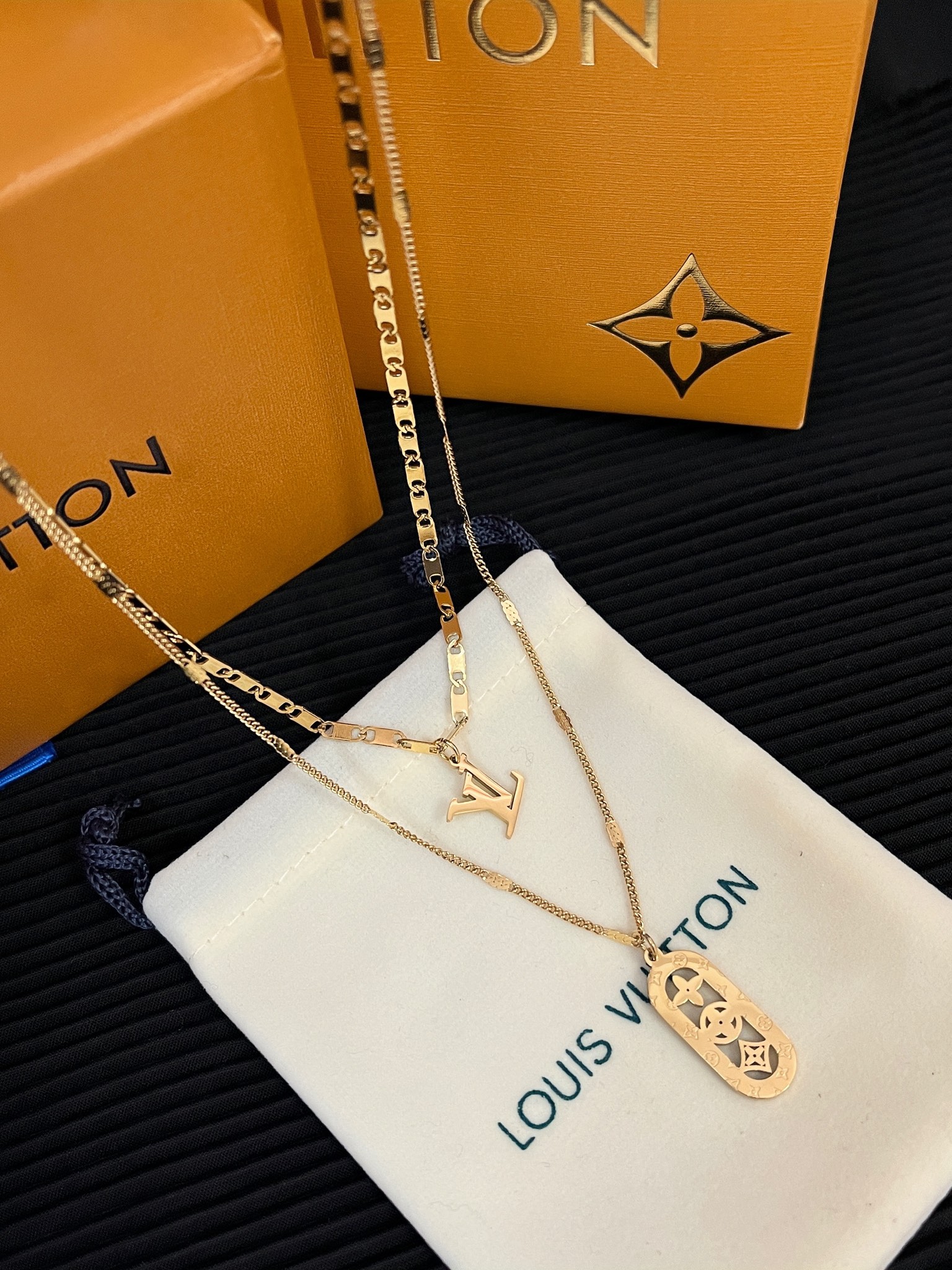 Replica LOUIS VUITTON Necklace