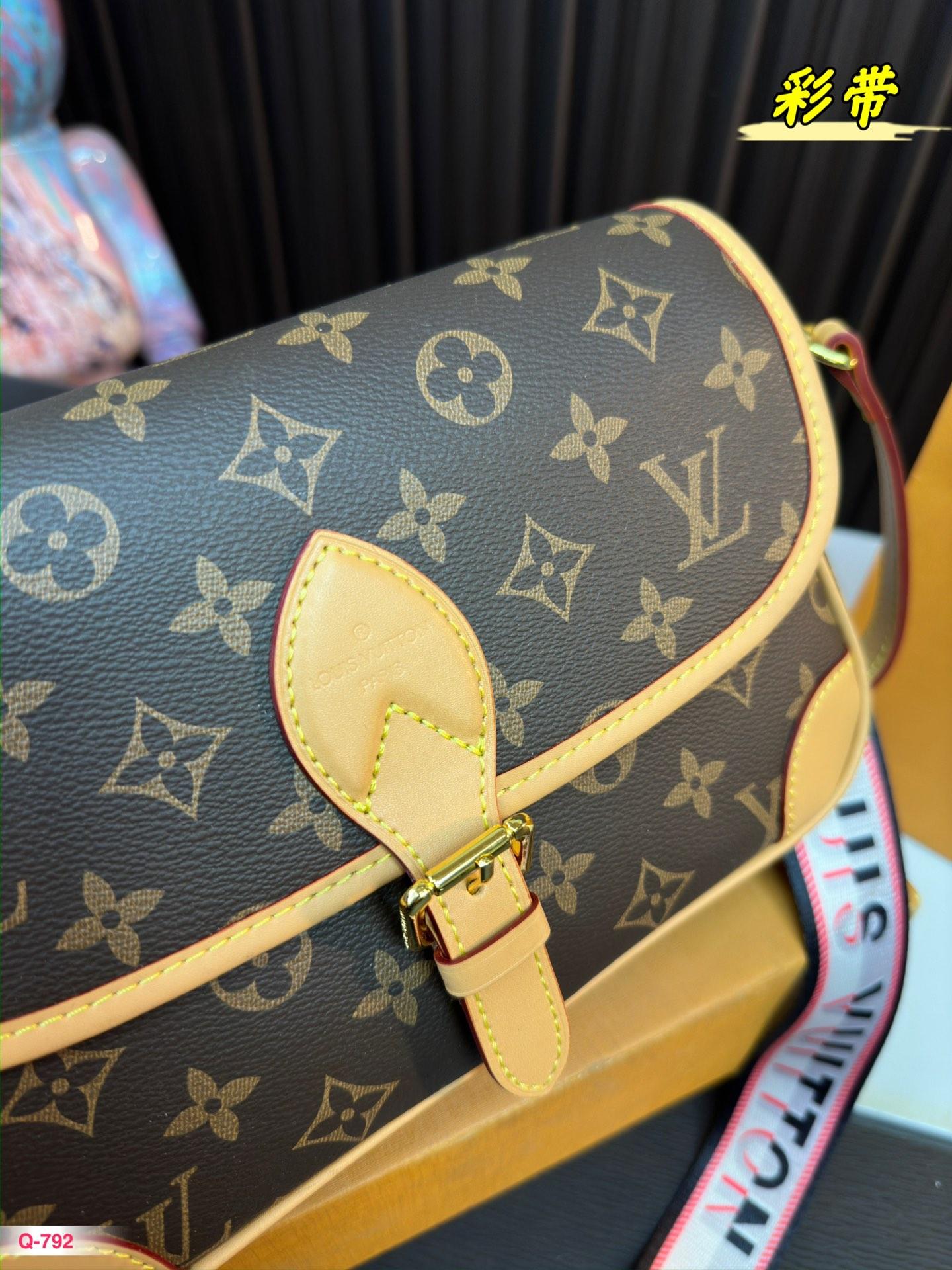 Replica Louis Vuitton Bag 14*24CM